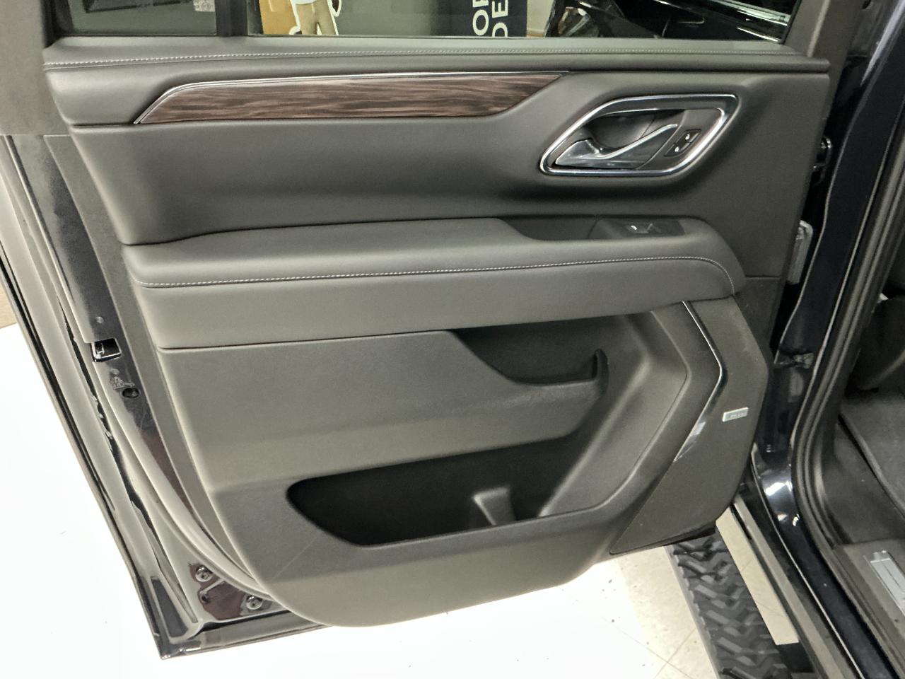 Chevrolet Suburban 4WD 4dr Z71 2023