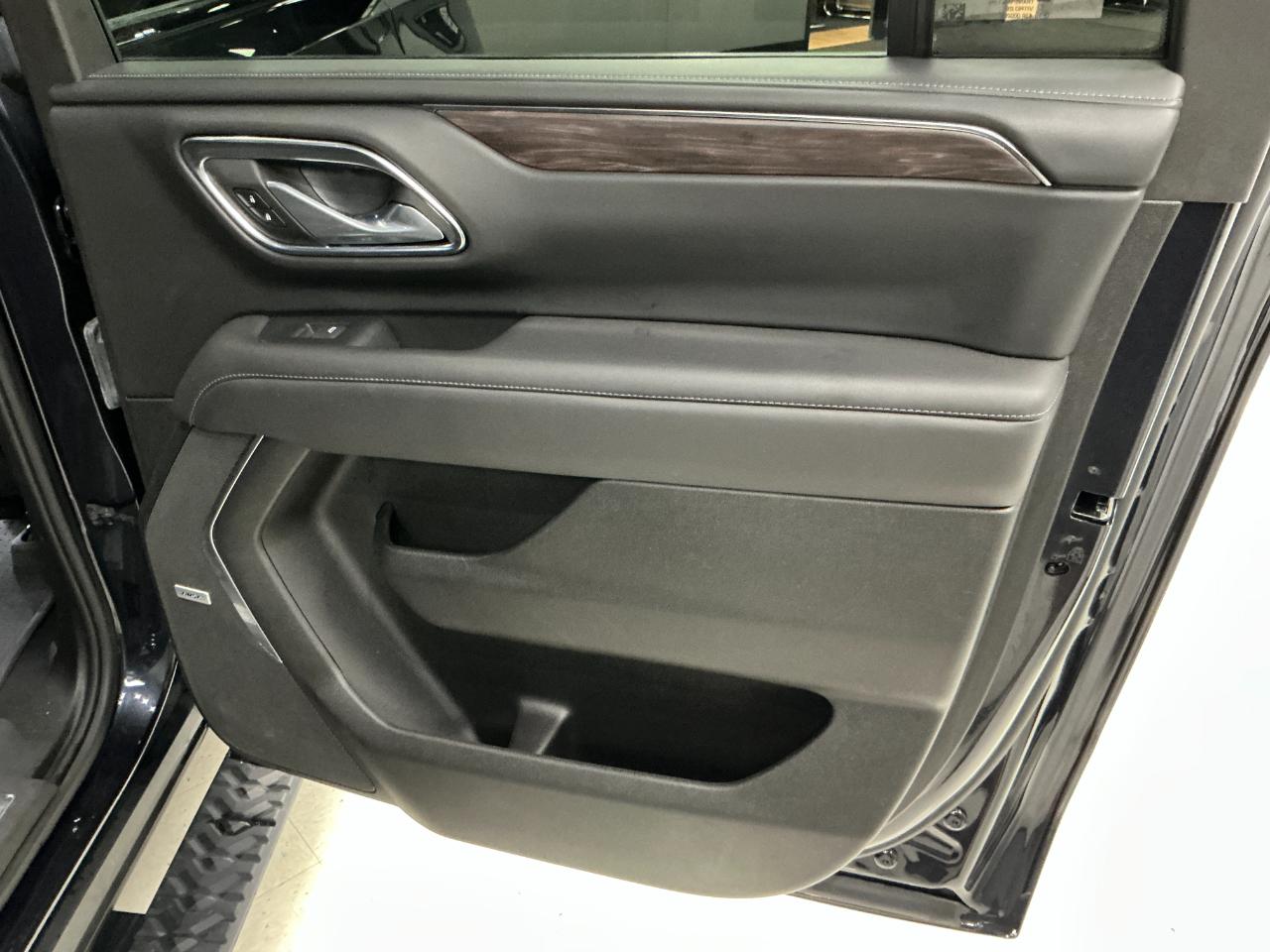 Chevrolet Suburban 4WD 4dr Z71 2023