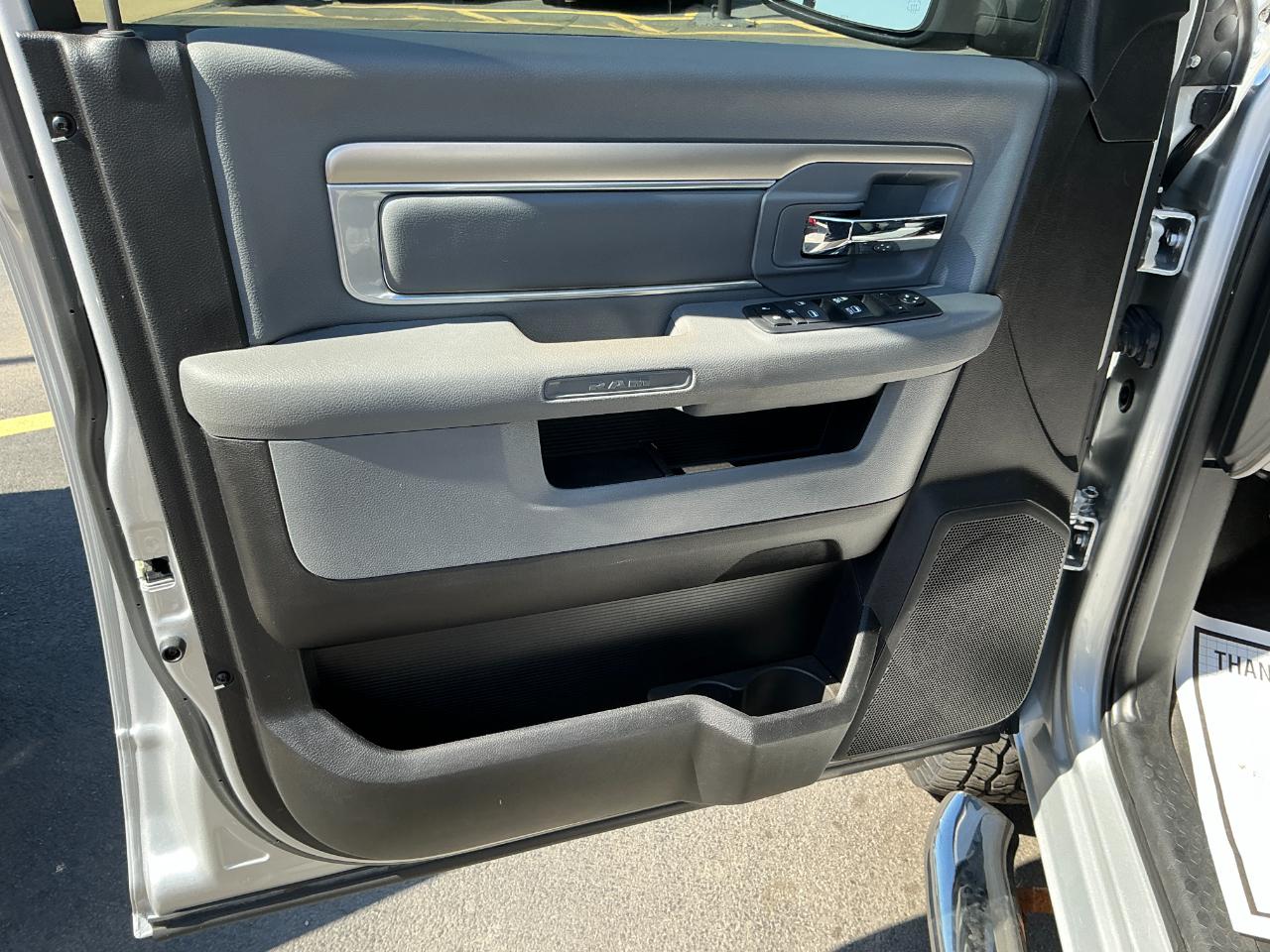 RAM 2500 SLT Crew Cab LWB 4WD 2017