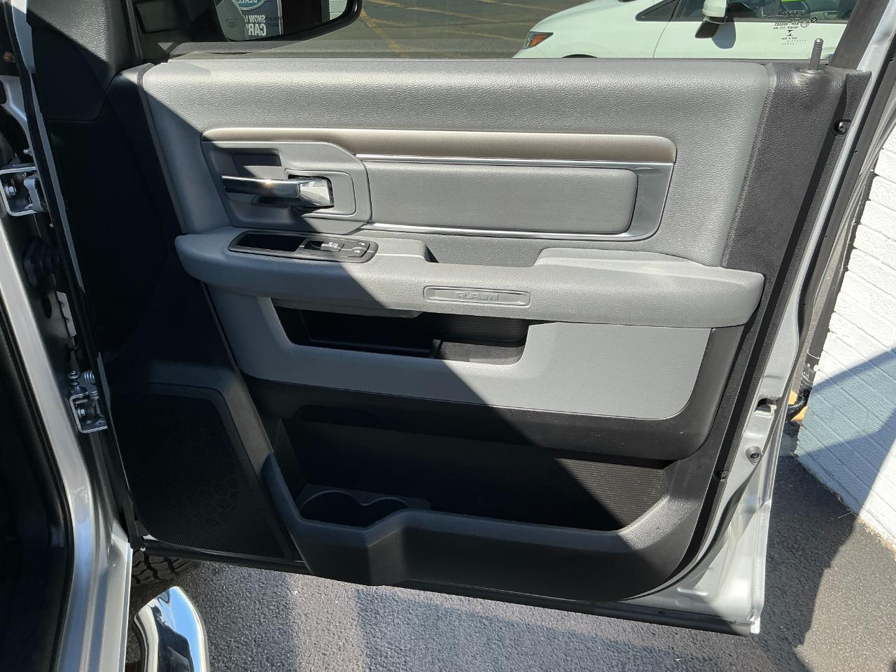RAM 2500 SLT Crew Cab LWB 4WD 2017