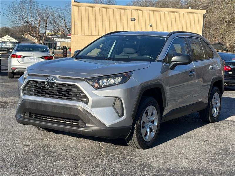 2019 Toyota RAV4 LE's photo