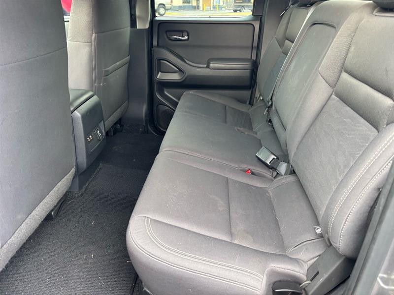 Nissan Frontier SV Crew Cab 2WD 2023