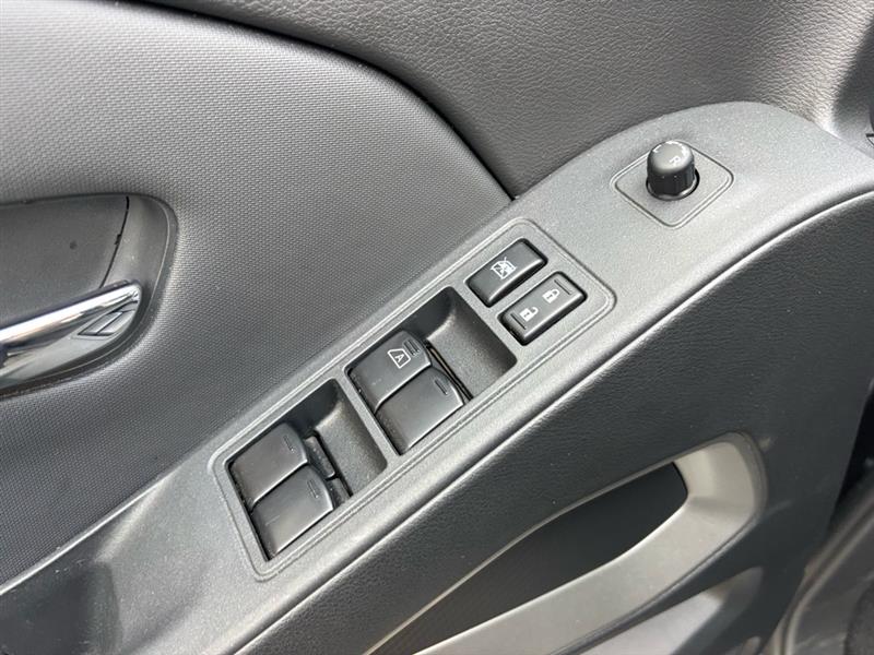 Nissan Frontier SV Crew Cab 2WD 2023