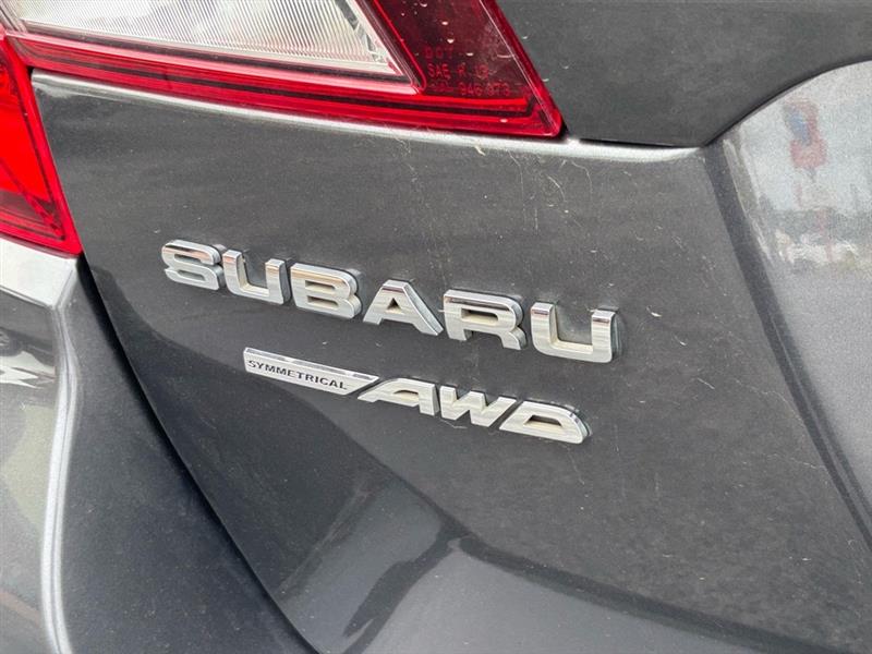 2018 Subaru Outback 2.5i Premium photo 3