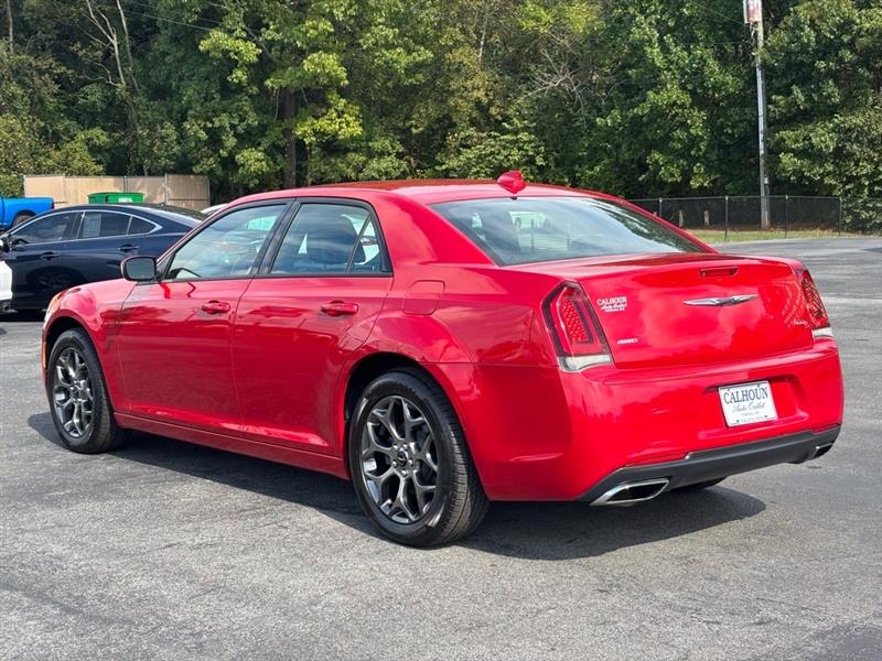 2016 Chrysler 300 S photo 4