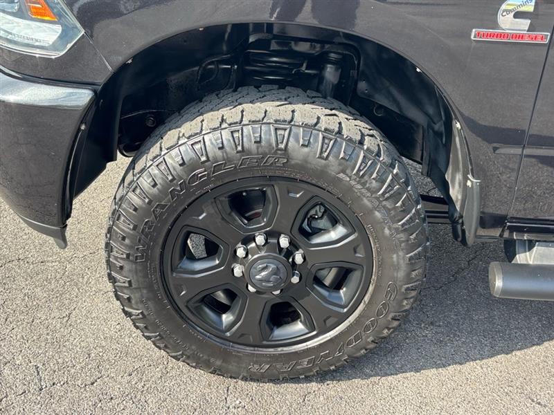 2015 Ram 2500 SLT photo 4