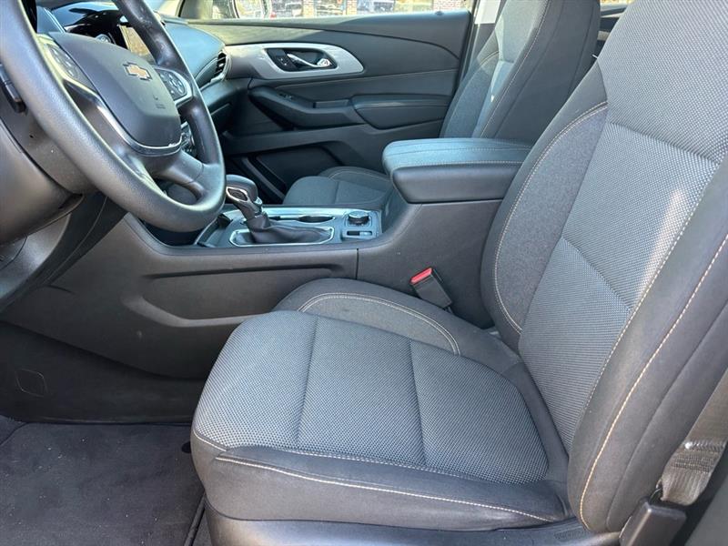 2021 Chevrolet Traverse LS photo 4
