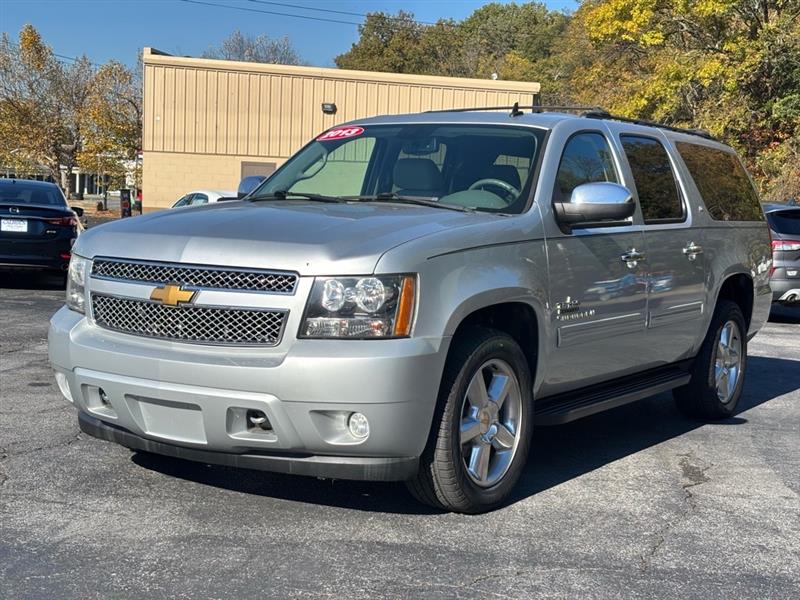 2013 Chevrolet Suburban LT 1500 2WD