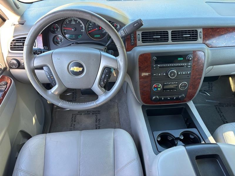 Chevrolet Suburban LT 1500 2WD 2013