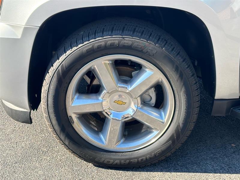 Chevrolet Suburban LT 1500 2WD 2013