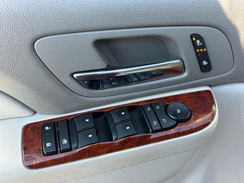 Chevrolet Suburban LT 1500 2WD 2013