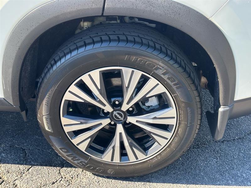 2023 Nissan Rogue SV photo 3