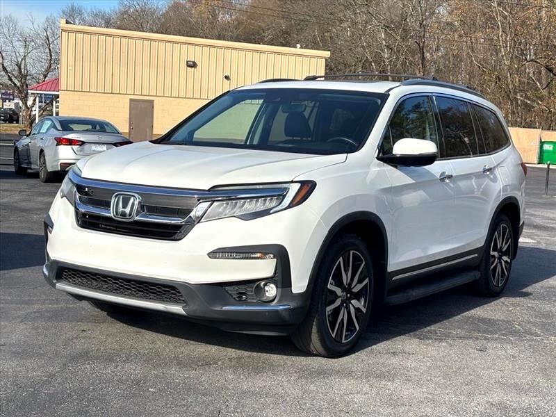Honda Pilot Touring w/Rear Captains Chairs 2021