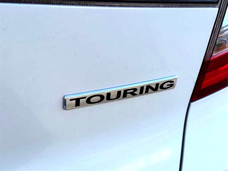 Honda Pilot Touring w/Rear Captains Chairs 2021