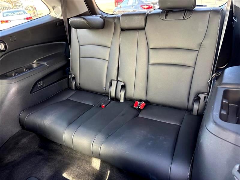 Honda Pilot Touring w/Rear Captains Chairs 2021