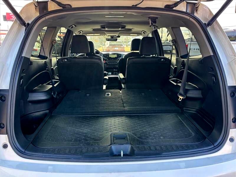 Honda Pilot Touring w/Rear Captains Chairs 2021