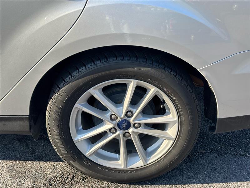 Ford Focus SE Sedan 2017