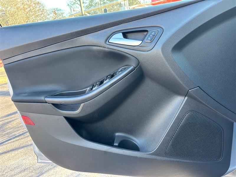 Ford Focus SE Sedan 2017