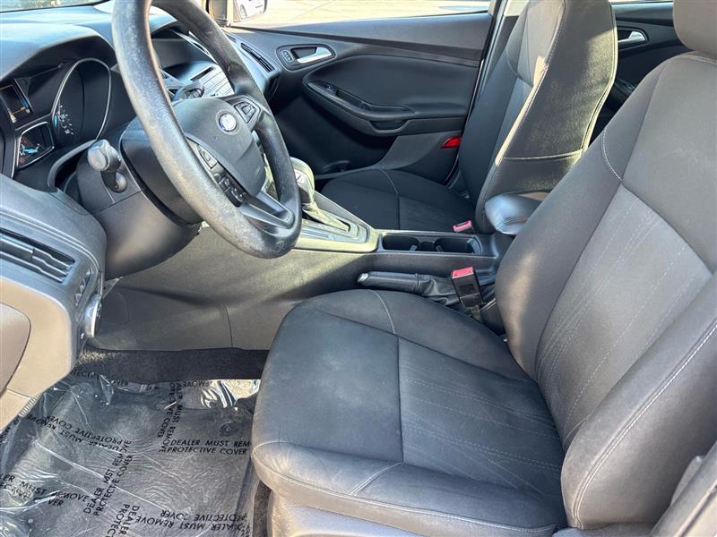 Ford Focus SE Sedan 2017