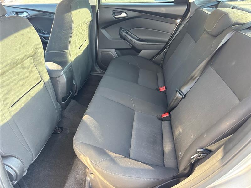 2017 Ford Focus SE - Photo 8