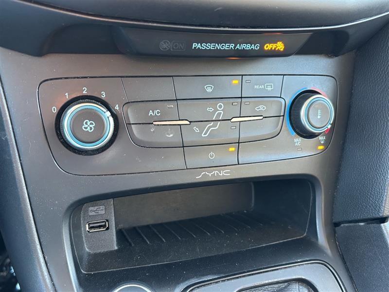2017 Ford Focus SE - Photo 10