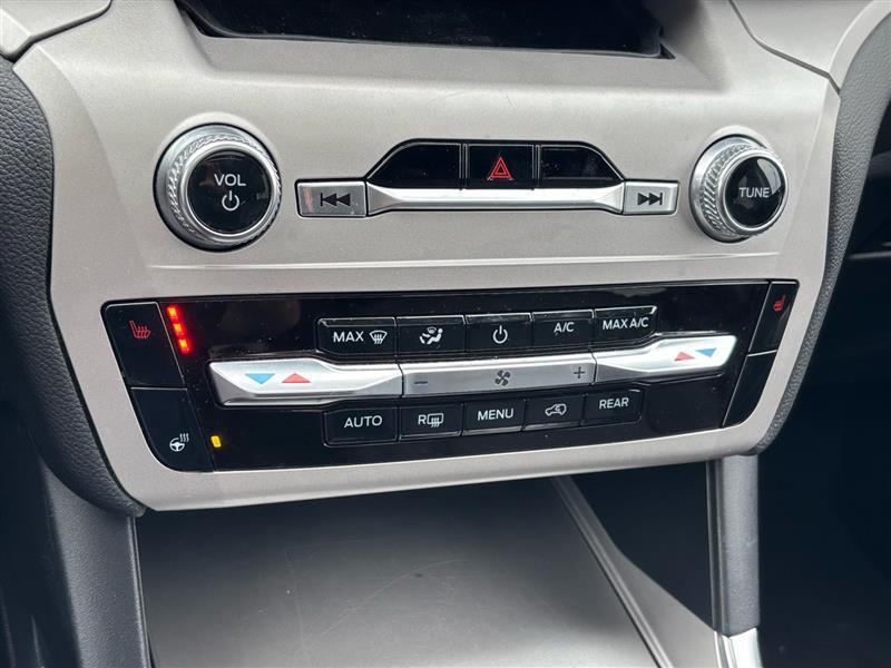 Ford Explorer XLT AWD 2023