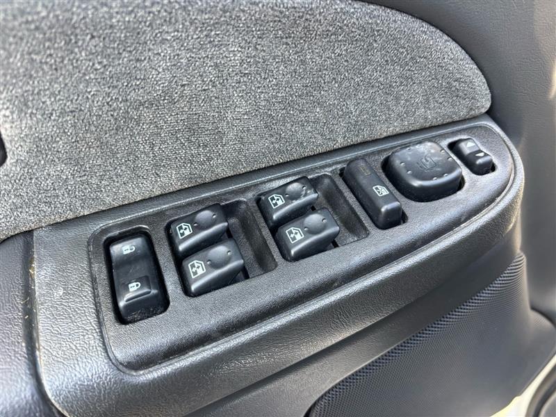 Chevrolet Silverado 2500HD LS Crew Cab Long Bed 4WD 2003