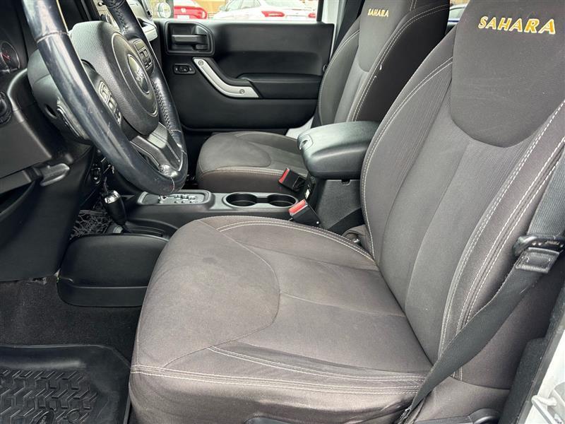 Jeep Wrangler Unlimited Sahara 4WD 2014