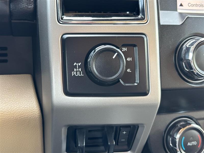 Ford F-250 SD Lariat Crew Cab 4WD 2019