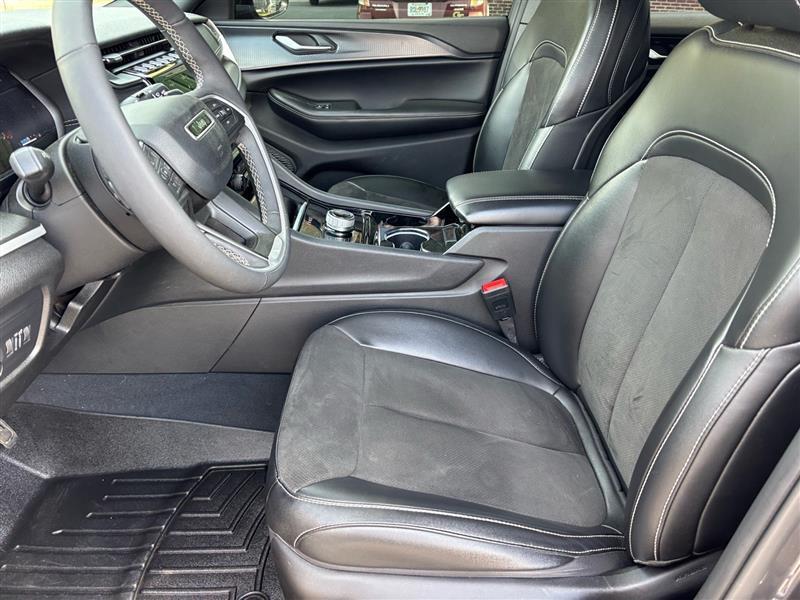 Jeep Grand Cherokee L Laredo 2023