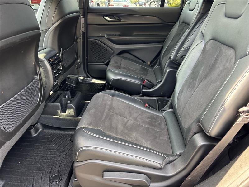 Jeep Grand Cherokee L Laredo 2023