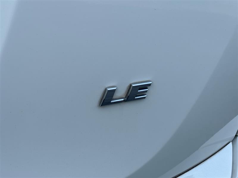 Toyota RAV4 LE FWD 2017