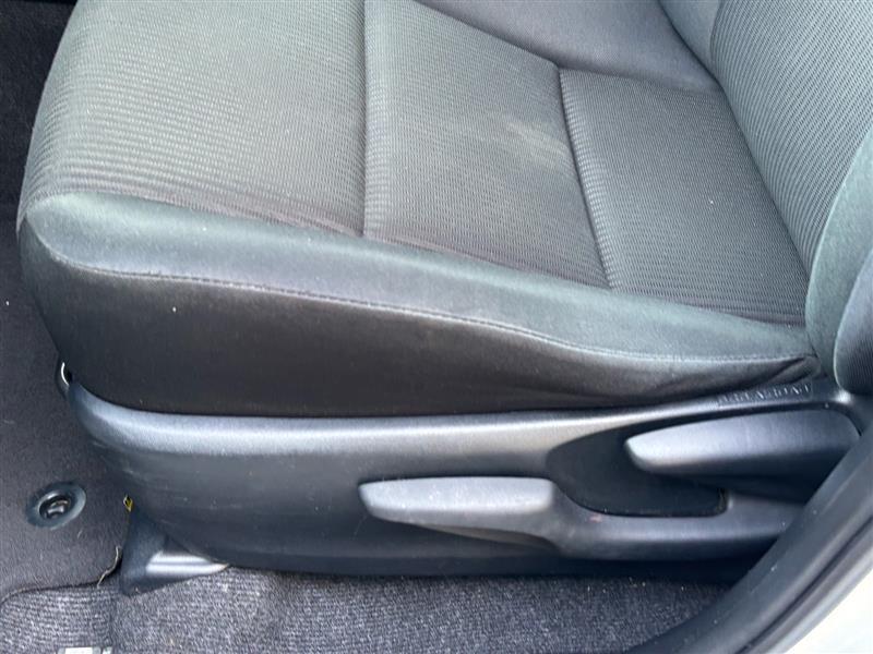 Toyota RAV4 LE FWD 2017