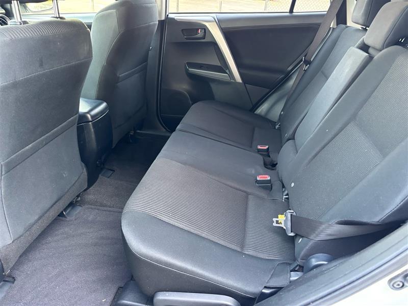 Toyota RAV4 LE FWD 2017