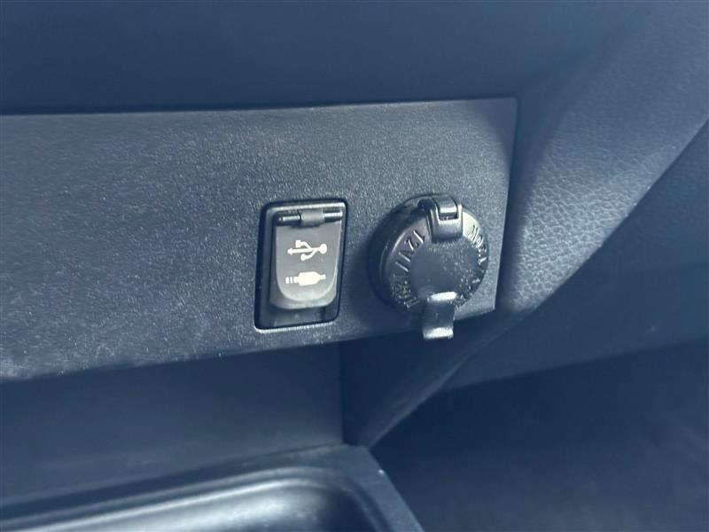 Toyota RAV4 LE FWD 2017