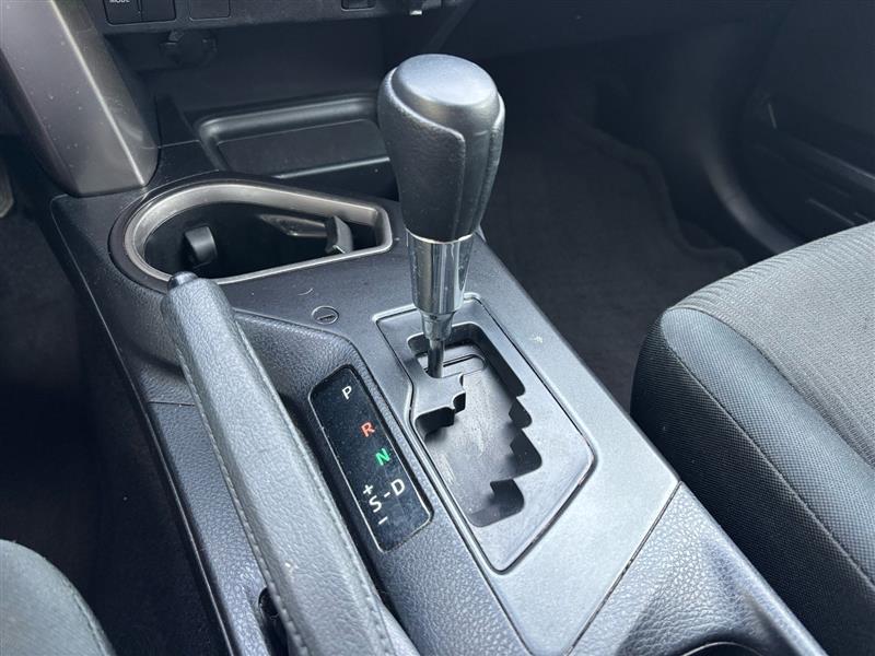 Toyota RAV4 LE FWD 2017