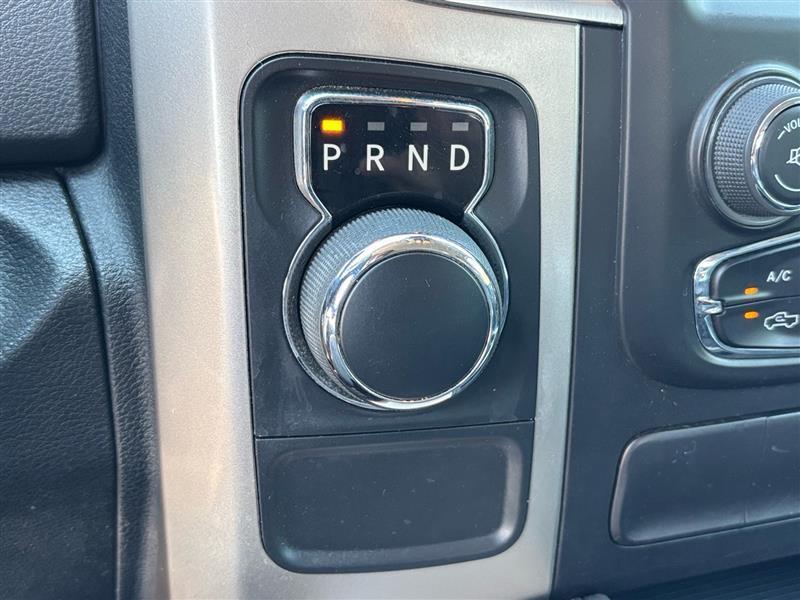 RAM 1500 SLT Crew Cab SWB 2WD 2017