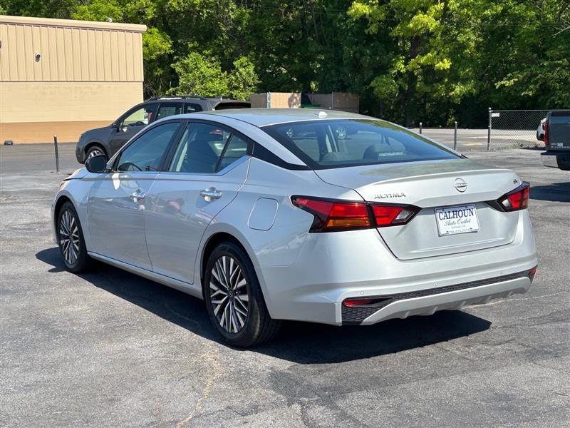 Nissan Altima 2.5 SV 2024