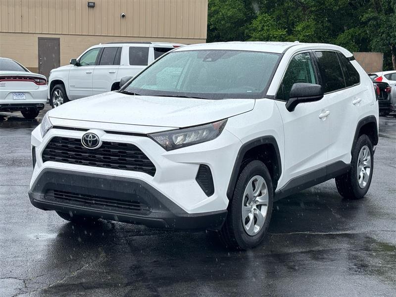 Toyota RAV4 LE 2022