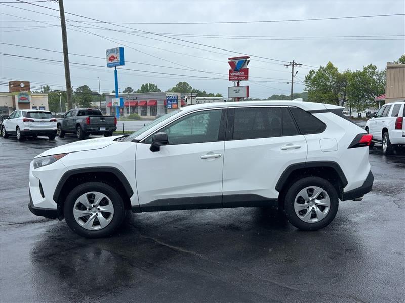 Toyota RAV4 LE 2022