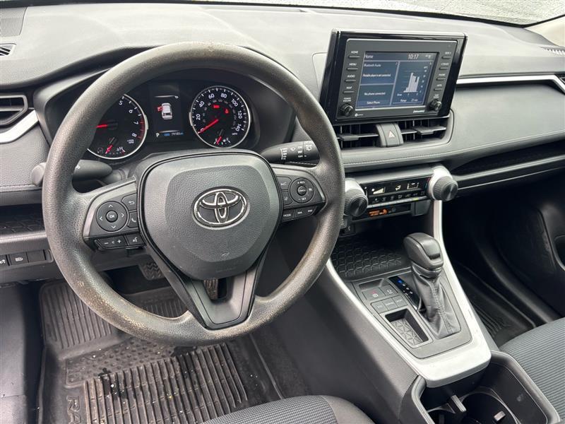 Toyota RAV4 LE 2022
