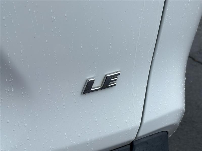 Toyota RAV4 LE 2022