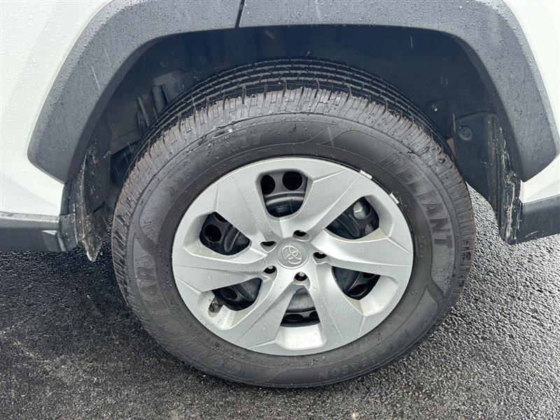 Toyota RAV4 LE 2022