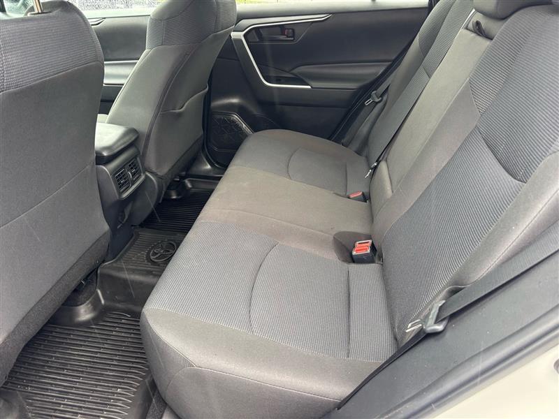 Toyota RAV4 LE 2022