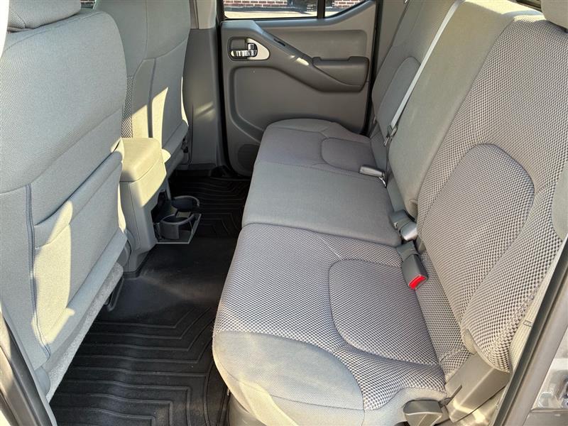 Nissan Frontier SV Crew Cab 2WD 2021