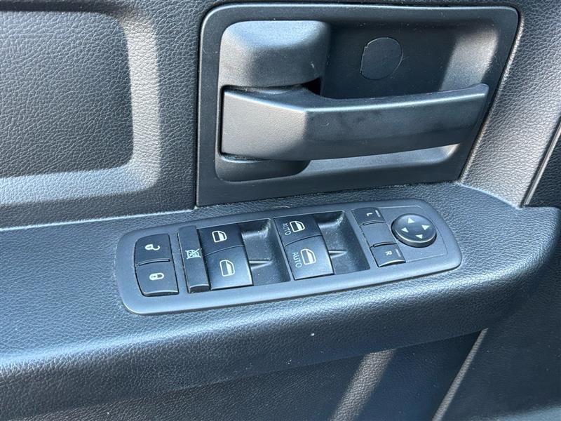 RAM 1500 Classic Tradesman Crew Cab SWB 2WD 2019
