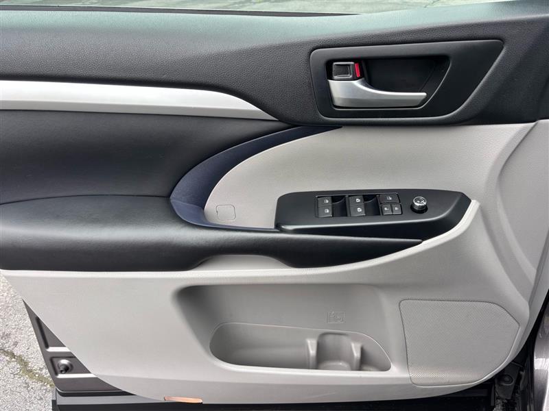 Toyota Highlander XLE FWD V6 2019