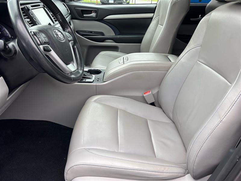 Toyota Highlander XLE FWD V6 2019