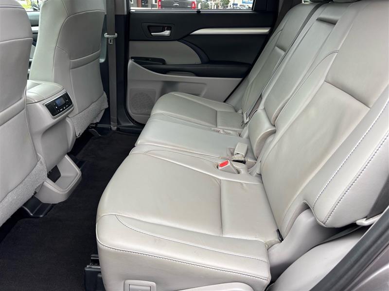 Toyota Highlander XLE FWD V6 2019