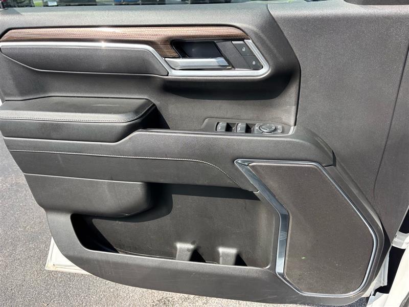 Chevrolet Silverado 1500 LT Crew Cab 4WD 2025